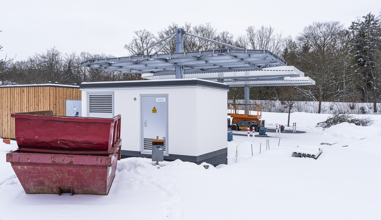 Frozen Charging Stations: How the January 2024 Cold Snap Exposed the Fatal Flaw in America’s Electric Vehicle Push