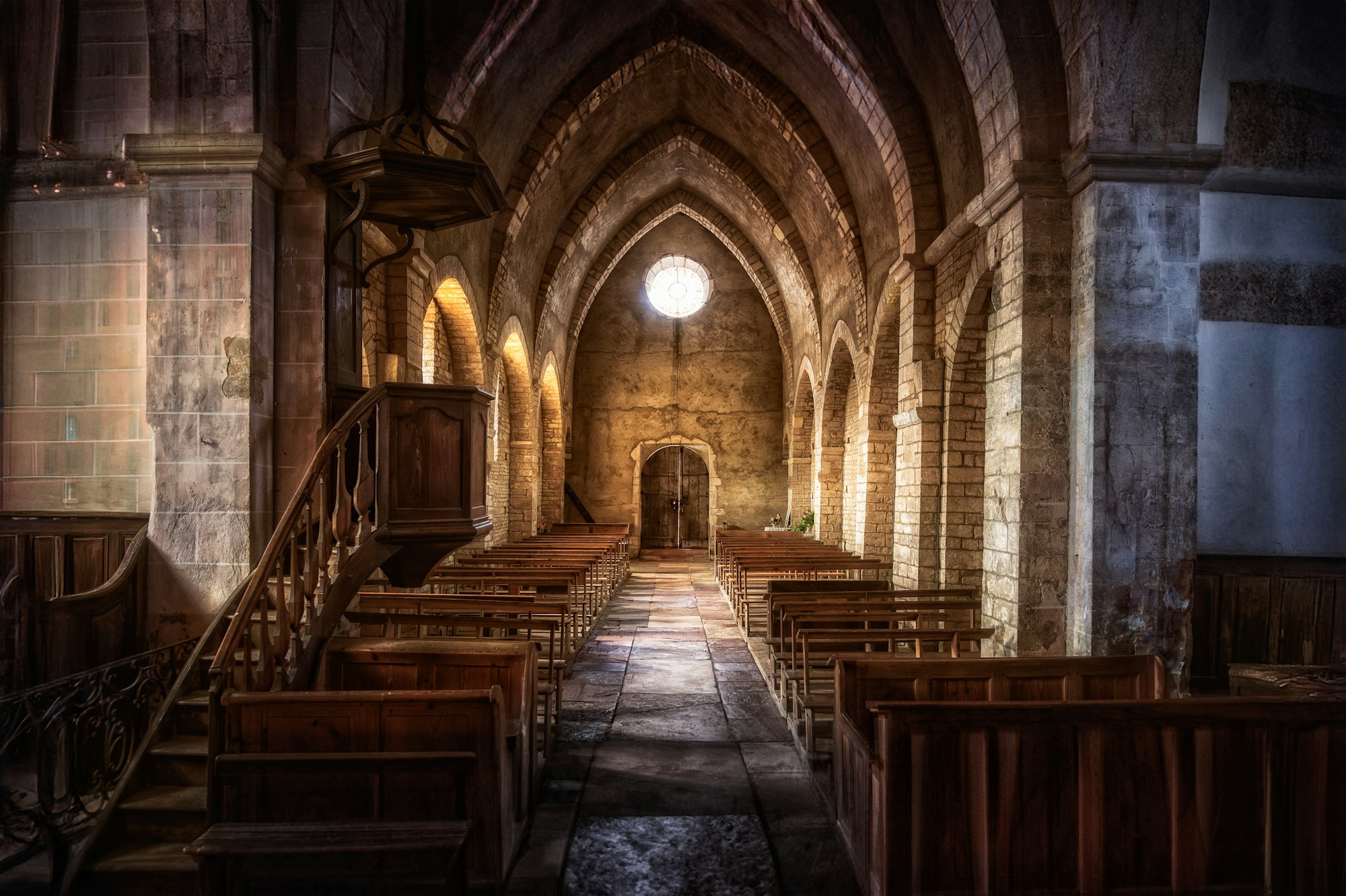empty-church-pews