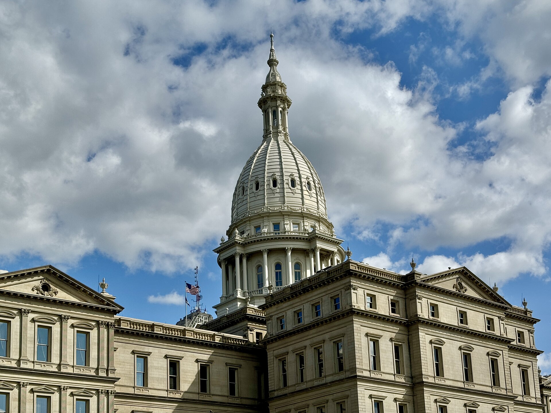 michigan-state-capitol-dome-lansing Dome of the Michigan State Capitol in Lansing
