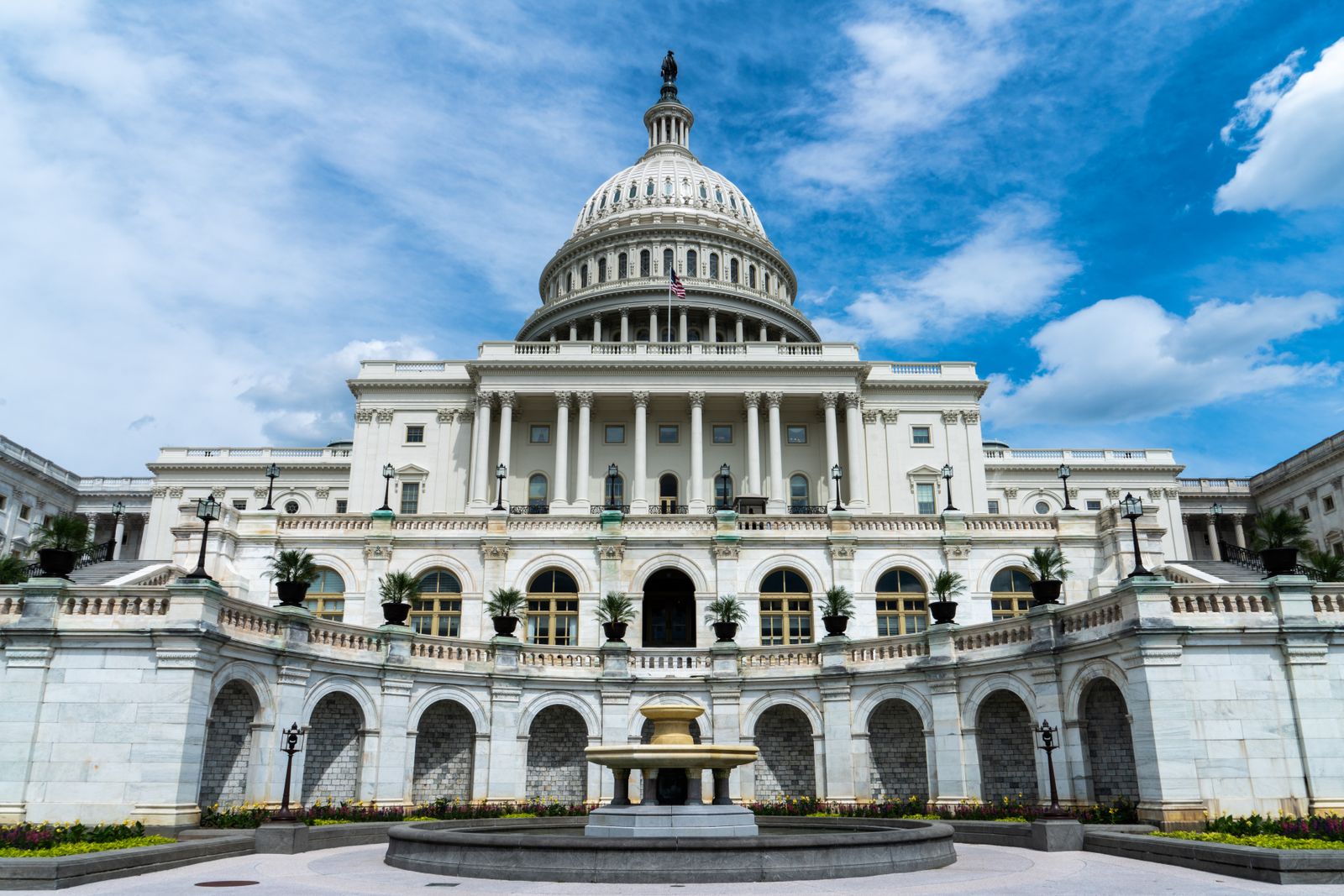 us-capitol-morning-wire-1
